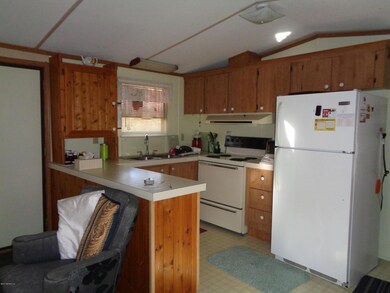 310 Scott Ave, Interlachen, FL 32148 - photo 6