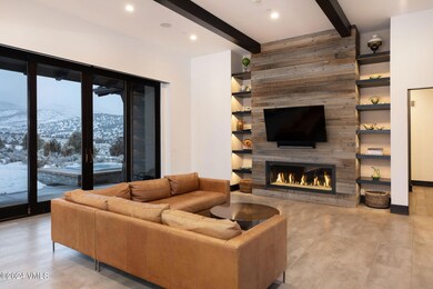 2329_e_haystacker_interior_living_a