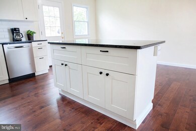 13 Eisenhower Dr, Boyertown, PA 19512 - photo 6