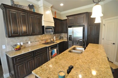 605 Lindsey Ln, Moore, OK 73160 - photo 5