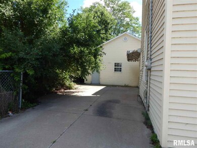715 Fillmore St, Davenport, IA 52802 - photo 3