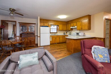 113 Jefferson St unit A, Clinton, NC 28328 - photo 7