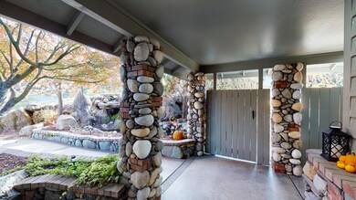2314-Robertson-Crest-11042020_101311