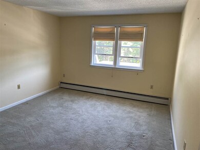 6 Knights Bridge Dr unit J306, Nashua, NH 03063 - photo 4