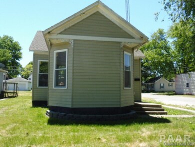 1207 Broadway St, Lincoln, IL 62656 - photo 2