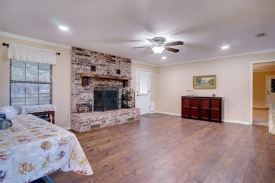 2004 Adams Ln S, Azle, TX 76020 - photo 3