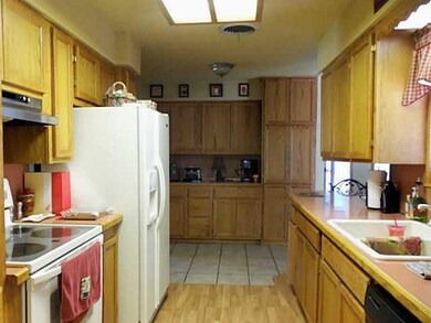 2902 N Park Ave, Shawnee, OK 74804 - photo 6