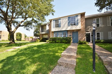 10168 Longmont Dr unit 38/2, Houston, TX 77042 - photo 3