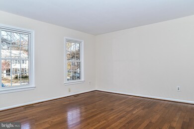 8575 Chester Grove Ct, Springfield, VA 22153 - photo 4