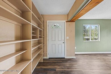 323 Palm St, Interlachen, FL