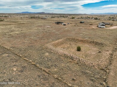 027 E N Constitution Dr, Paulden, AZ 86334 - photo 7
