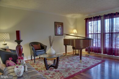 3717 Mazewood Ln, Fairfax, VA 22033 - photo 3