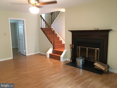 5717 Mason Bluff Dr, Burke, VA 22015 - photo 4