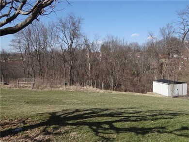 Yard/Garden. Perfect area for garden, pool or picn