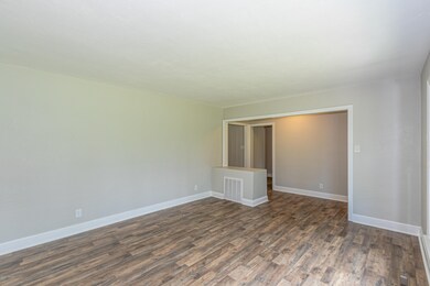 409 Country Club Dr, Jacksonville, NC 28546 - photo 3