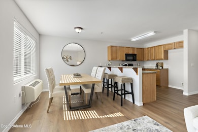 7-web-or-mls-310-n-promenade-loop-208