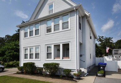 191 Chandler Ave, Pawtucket, RI 02860 - photo 2