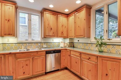 3636 Everett St NW, Washington, DC 20008 - photo 4