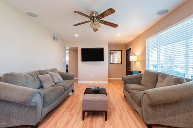04_Living-Room-01