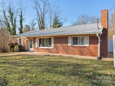 56 Woodruff St, Canton, NC 28716 - photo 3