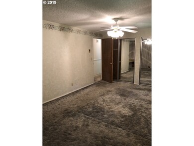 Bedroom, Primary