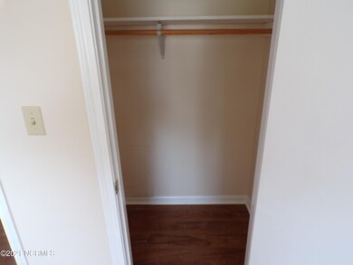 401 Myrtlewood Cir, Jacksonville, NC 28546 - photo 2