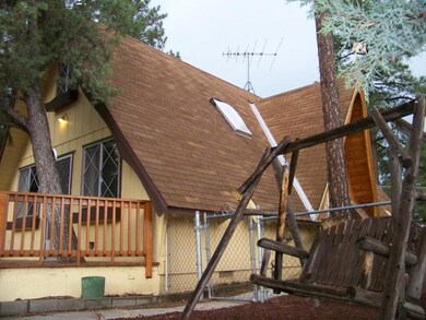 Front Yard - Swing Stays!