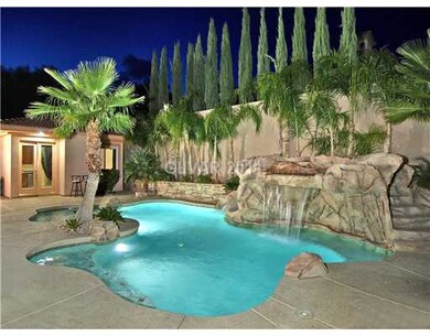 Swimming Pool/Hot Tub/Sauna.