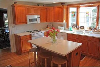 3 Cedar St, Wellesley Hills, MA 02481 - photo 3