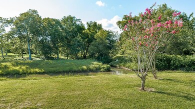1310 Edgewater Dr, Friendswood, TX 77546 - photo 2