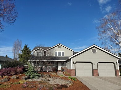 814 Brandon St, Central Point, OR 97502 - photo 2