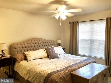 13107 Marcey Creek Rd, Herndon, VA 20171 - photo 7