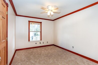 New Paint in Carpet in all of the bedrooms!