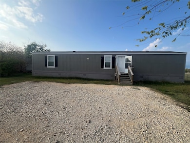 302 Sparrow Ln, Kyle, TX 78640 - photo 3