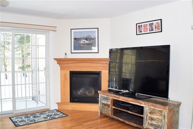 Gas fireplace in the second floor...