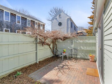 3 Atkinson St, Newburyport, MA 01950 - photo 4