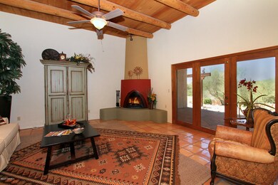 Family Room w/Fireplace