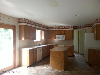 129 Old Orchard Dr, Saylorsburg, PA 18353 - photo 5