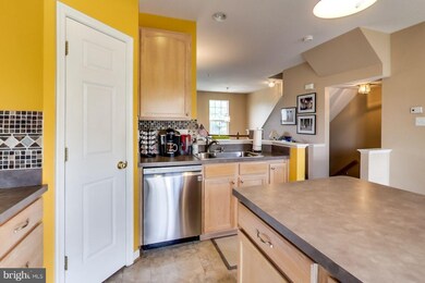 2611 Lotuswood Ct, Odenton, MD 21113 - photo 6