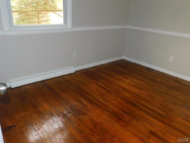 4415 Hoffman Dr, Whitehall, PA 18052 - photo 7