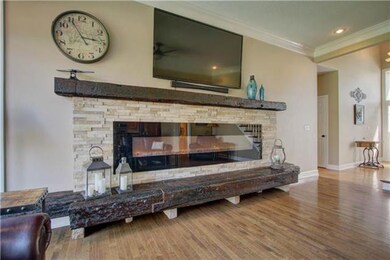 Fireplace can be used with or without heat and int