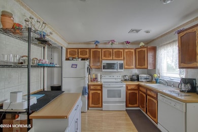 2 Bunker Hill Dr unit B, Whiting, NJ 08759 - photo 2