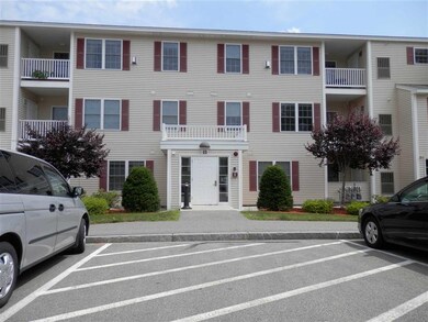 18 Crestview Cir unit 203, Londonderry, NH 03053 - photo 3