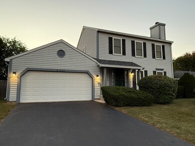2S002 Ascot Ln unit 1, Warrenville, IL 60555 - photo 2