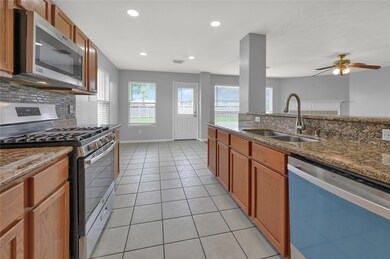 3126 Centennial Village Dr, Pearland, TX 77584 - photo 5