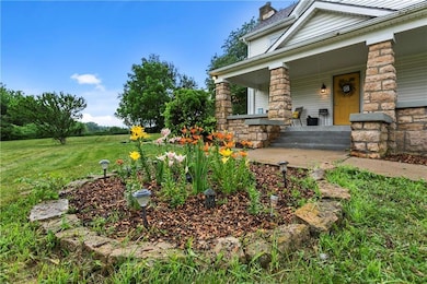 15975 Chieftain Rd, Tonganoxie, KS 66086 - photo 2