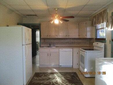 Eat-In Kitchen