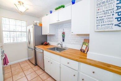 3 Treetop Ln unit 5, Kingston, MA 02364 - photo 5