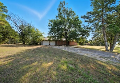 1828 W Federal St, Shawnee, OK 74804 - photo 3