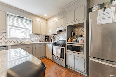 101 S Bogardus St, Elkhart, IL 62634 - photo 6